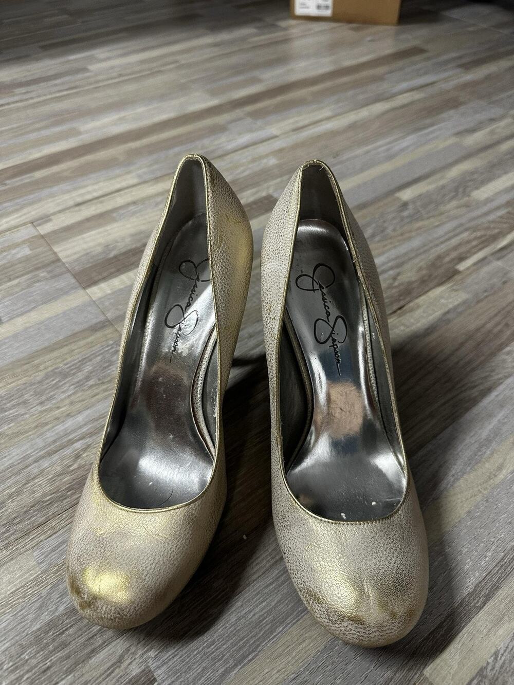 Jessica Simpson Womens Size 7.5 Gold Round Toe Stilettos